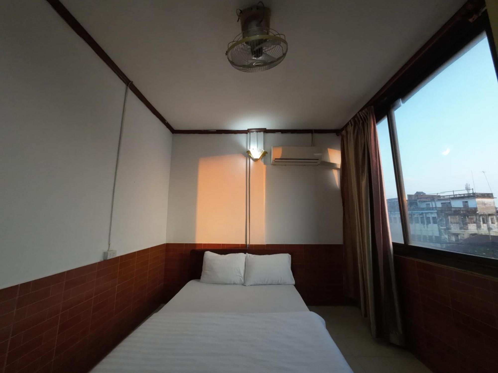 Intouch Guest House เวียงจันทน์ ภายนอก รูปภาพ